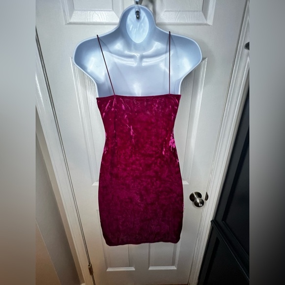 UO Urban Renewal Women’s Small Magenta Pink Velvet Strappy Mini Cocktail Dress S - Picture 12 of 13
